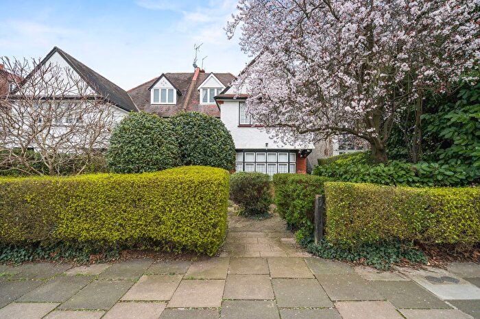 2 Bedroom Flat For Sale In Teignmouth Road, NW2