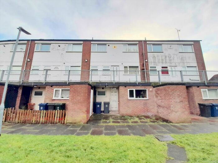 3 Bedroom Flat To Rent In Pennington Avenue, Ormskirk, L39