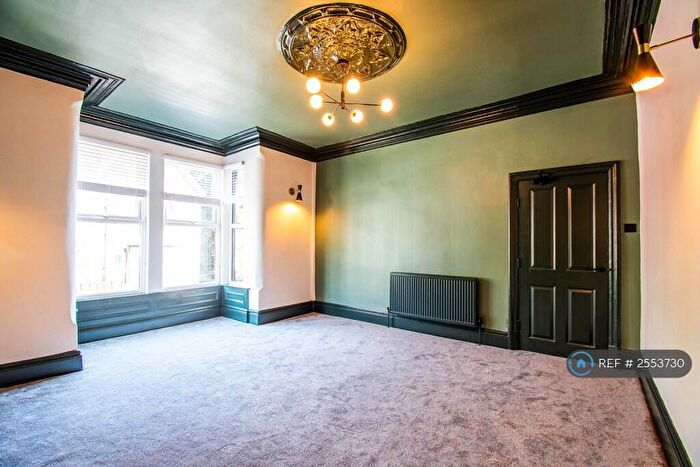 5 Bedroom Terraced House To Rent In Roundhay View, Leeds, LS8