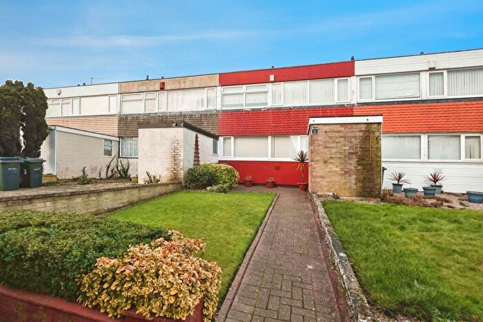 3 Bedroom House To Rent In Oak Croft, Birmingham, B37