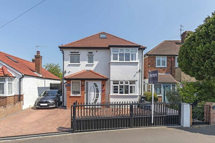 4 Bedroom Detached House To Rent In Hampton Lane, Hanworth, TW13