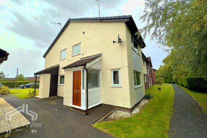 1 Bedroom Mews To Rent In Badgers Walk East, Lytham, FY8