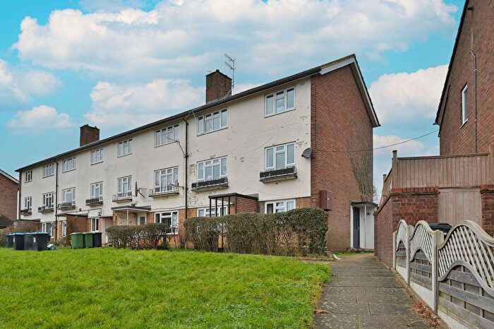 4 Bedroom Maisonette To Rent In School Row, Hemel Hempstead, HP1