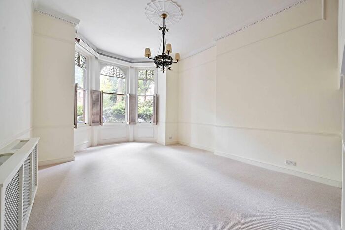 2 Bedroom Flat To Rent In Barkston Gardens, South Kensington, London, SW5