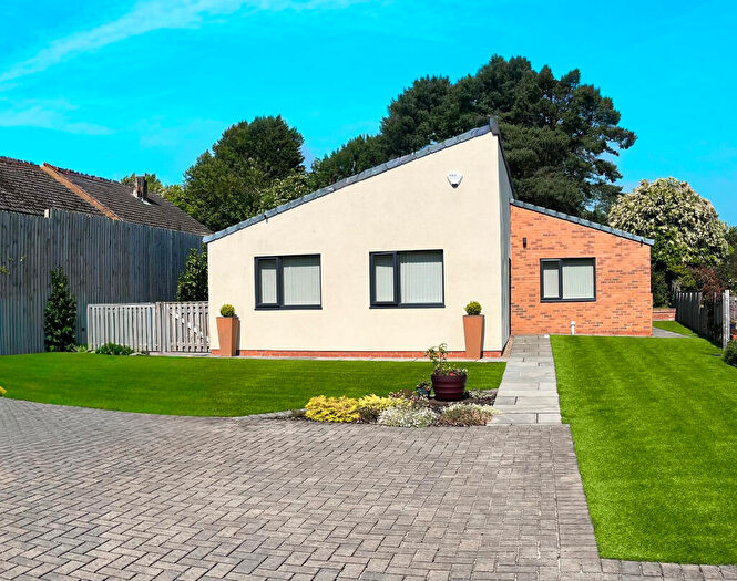 3 Bedroom Bungalow For Sale In Dunston Road, Chesterfield, S41