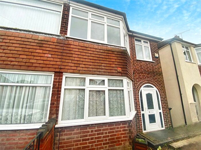 3 Bedroom Semi-Detached House To Rent In Trenant Road, Leicester, Leicestershire, LE2