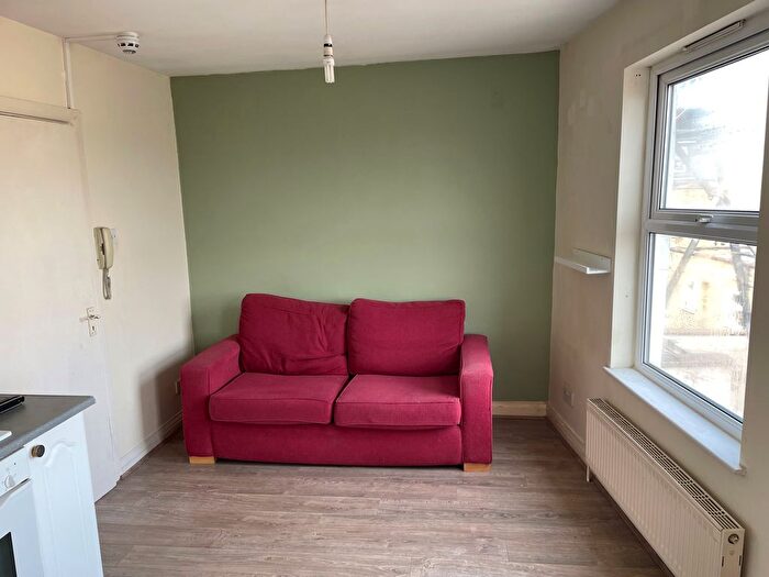 1 Bedroom Flat To Rent In Wightman Road, Turnpike Lane, Harringay London, N8