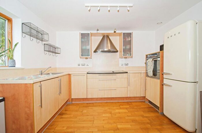 2 Bedroom Flat For Sale In Henke Court, Cardiff, South Glamorgan, CF10