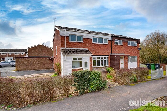 3 Bedroom Semi-Detached House For Sale In Crofters Way, Droitwich, Worcestershire, WR9