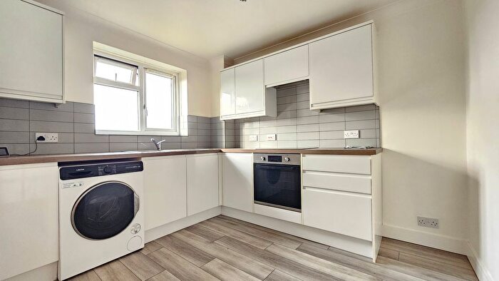 1 Bedroom Flat To Rent In Mounts Road, Greenhithe, DA9