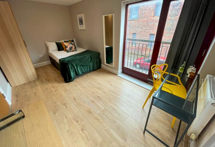 4 Bedroom Terraced House To Rent In Markden Mews, Toxteth, Liverpool, L8