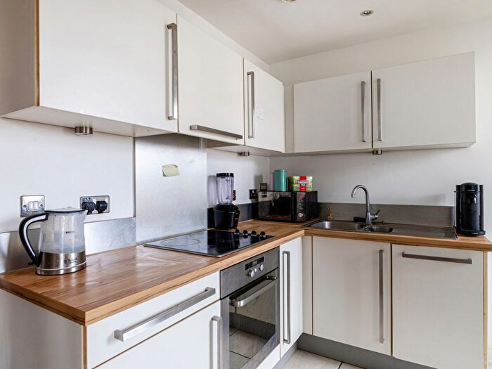 1 Bedroom Flat To Rent In Oval Road, London, NW1