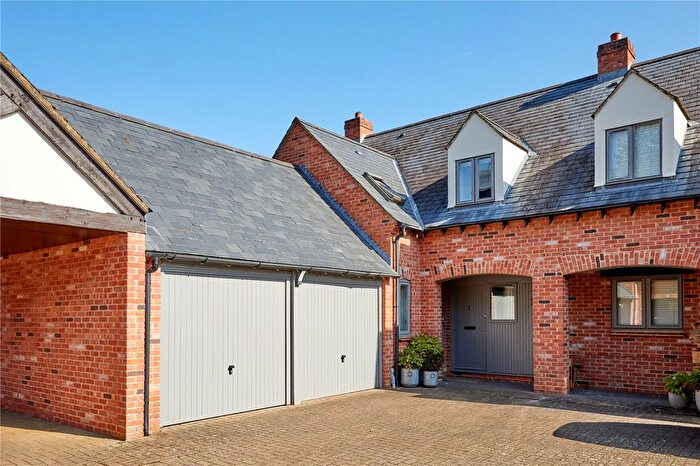 3 Bedroom Semi-Detached House For Sale In The Courtyard, Highlands, Lower Tadmarton, Banbury, OX15