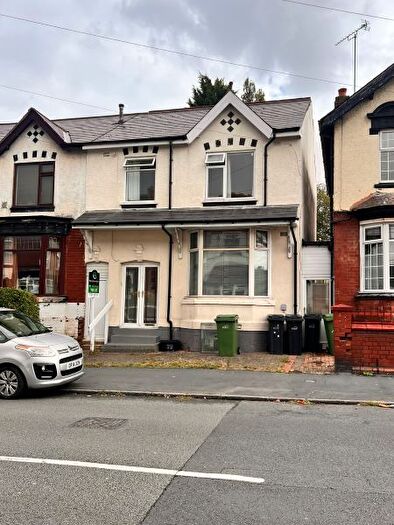 4 Bedroom End Of Terrace House To Rent In Long Lane, Halesowen, B62