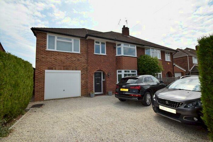 4 Bedroom Detached House To Rent In Bulkeley Avenue, Windsor, Berkshire, SL4