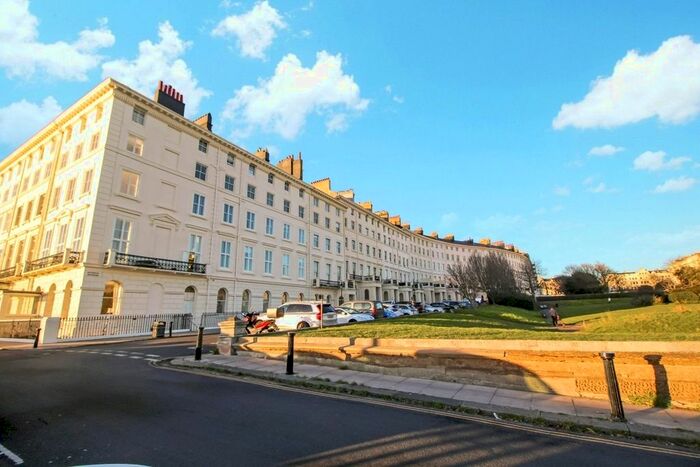 1 Bedroom Flat To Rent In Adelaide Crescent, Hove, East Sussex, BN3