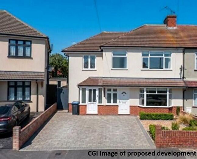 2 Bedroom Maisonette For Sale In Selwyn Crescent, Welling, DA16