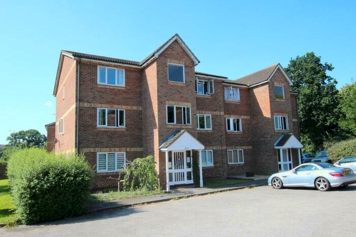 1 Bedroom Apartment To Rent In Simmonds Close, Binfield, Berkshire, RG42