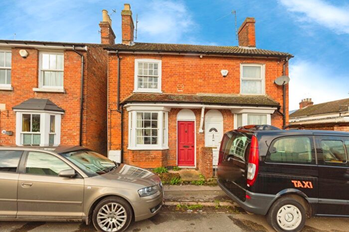 2 Bedroom Semi Detached House For Sale In West Street, Aylesbury, HP19