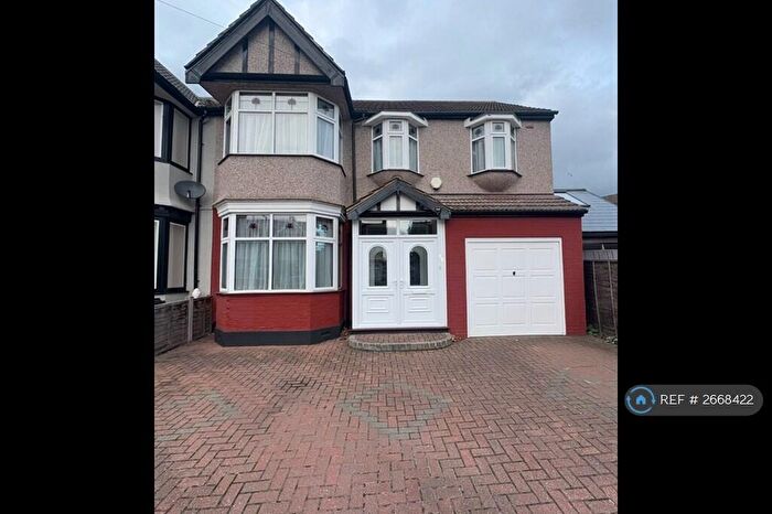 4 Bedroom Semi Detached House To Rent In Kenwood Gardens, Ilford, IG2