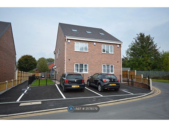 2 Bedroom Flat To Rent In Lyme Valley Road, Newcastle, ST5