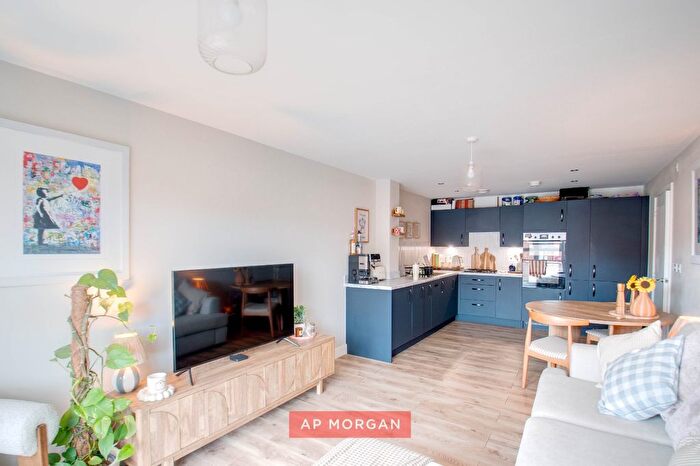 1 Bedroom Flat For Sale In Old Wharf Road, Stourbridge, West Midlands, DY8
