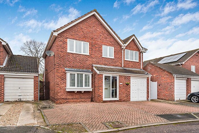 4 Bedroom Detached House For Sale In Fairford Way, Bicester, OX26