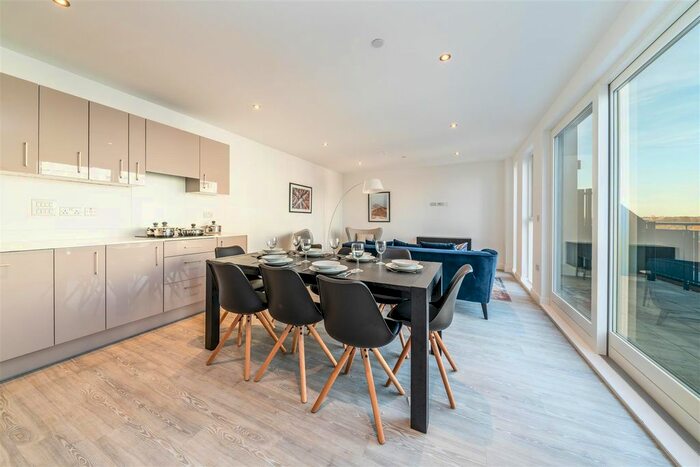 3 Bedroom Flat To Rent In Trinity Way, Acton, London, W3