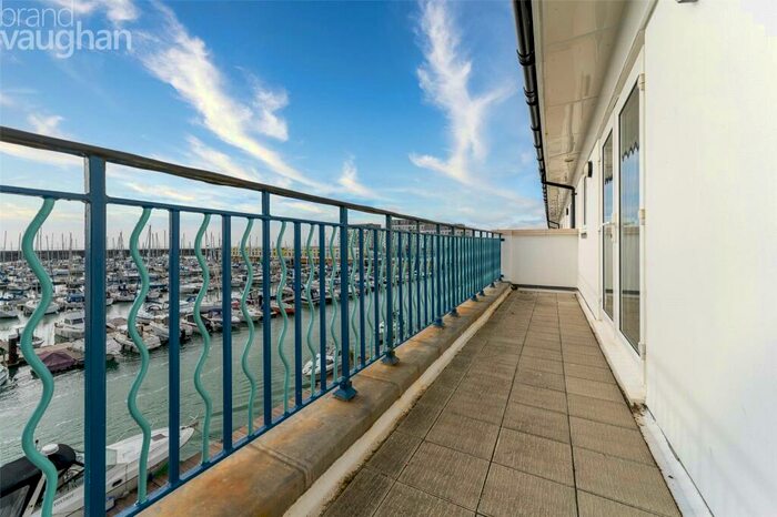 4 Bedroom Flat To Rent In Merton Court, The Strand, Brighton, BN2