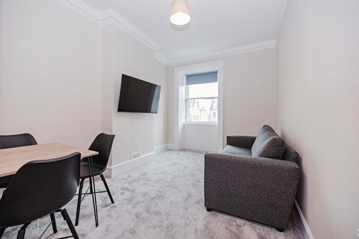 3 Bedroom Flat To Rent In Nicolson Square, Edinburgh, EH8