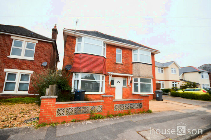 5 Bedroom Detached House To Rent In Ensbury Avenue, Ensbury Park, BH10