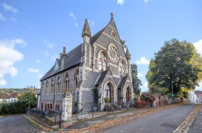 1 Bedroom Flat For Sale In Sutton Gardens, Winchester, Hampshire, SO23