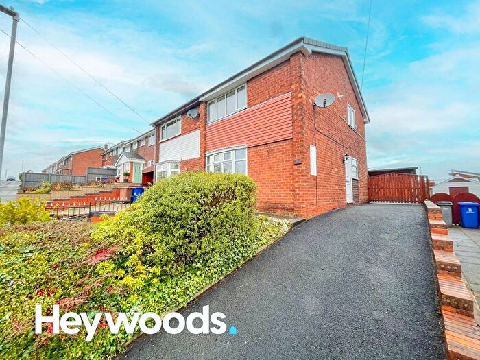 3 Bedroom Semi-Detached House To Rent In Newmount Road, Stoke-On-Trent, ST4