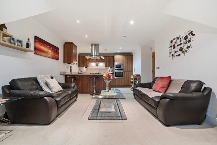 2 Bedroom Apartment For Sale In Upcross Gardens Reading, RG1