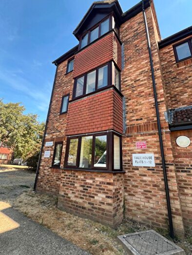1 Bedroom Flat To Rent In Franklin Avenue, Slough, SL2
