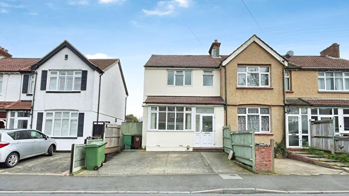 3 Bedroom Terraced House For Sale In Gander Green Lane, Sutton, SM1