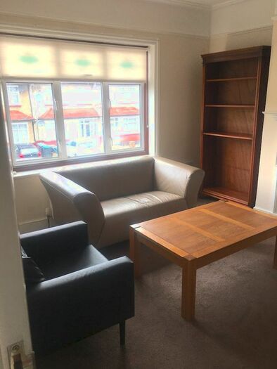1 Bedroom Flat To Rent In Linden Avenue, Thornton Heath, London, CR7