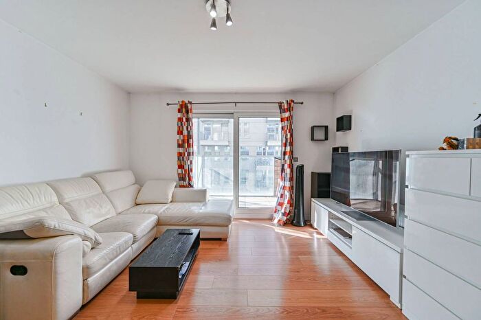1 Bedroom Flat For Sale In Barge Walk, Greenwich, London, SE10