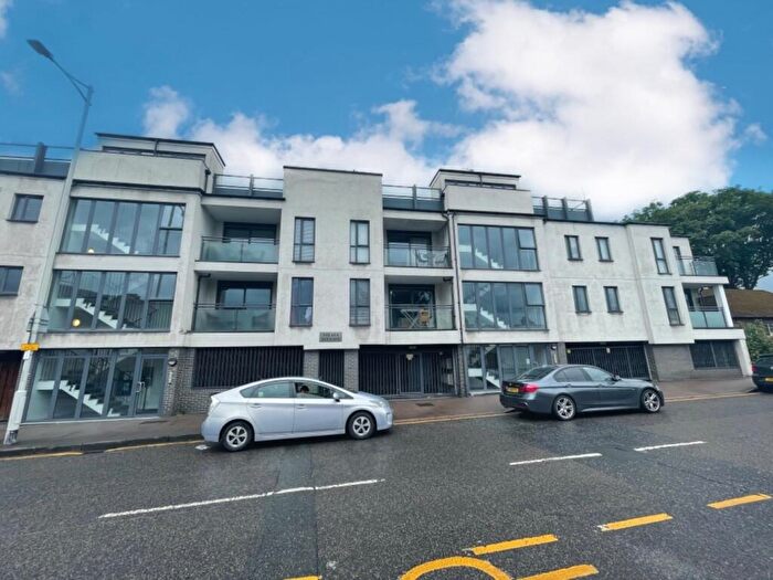 2 Bedroom Apartment To Rent In Hillside Avenue, Woodford Green, Greater London, IG8