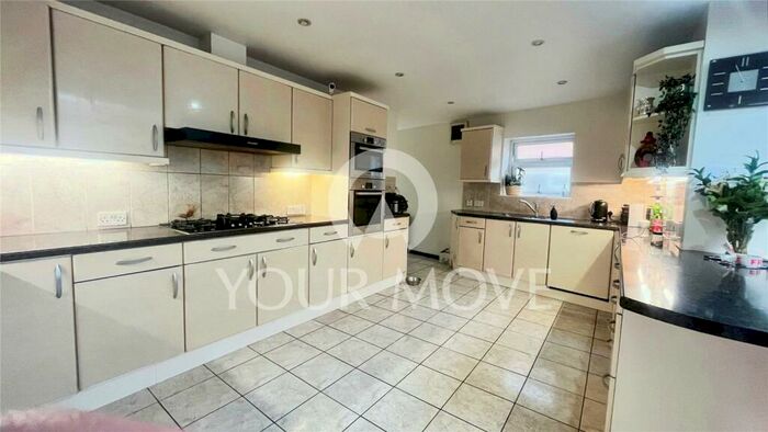 Garage / Parking To Rent In Birchwood Road, Dartford, Kent, DA2