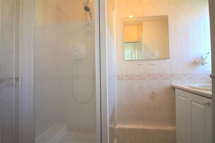 2 Bedroom Bungalow To Rent In Fouracres Hemel Hempstead, Hertfordshire, HP3