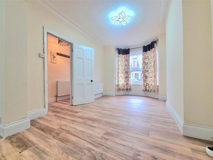 3 Bedroom Terraced House To Rent In Audley Street, Reading, Berkshire, RG30