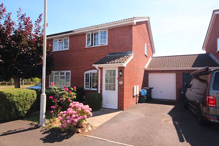 2 Bedroom Semi-Detached House For Sale In Carlton Drive, Bridgwater, TA6