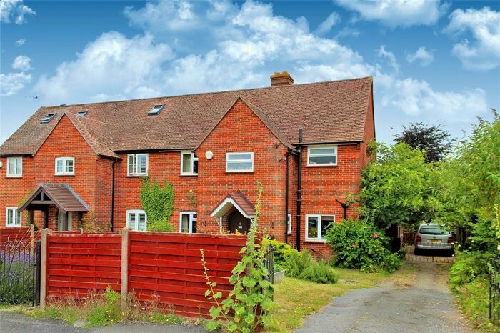 3 Bedroom Semi-Detached House For Sale In Buffins Road, Odiham, Hook, Hampshire, RG29