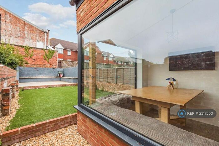 6 Bedroom Terraced House To Rent In Brompton Road, Southsea, PO4