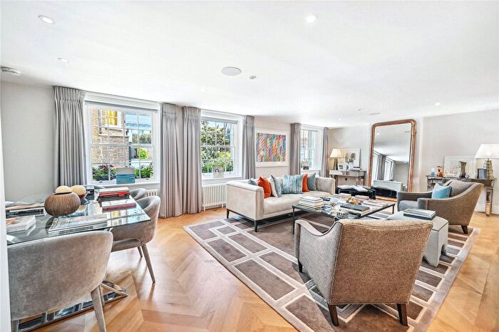 2 Bedroom Terraced House To Rent In Wilton Mews, Belgravia, London, SW1X