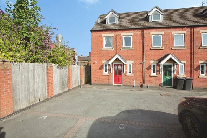 3 Bedroom End Of Terrace House For Sale In Bottrill Court, Nuneaton, Warwickshire, CV11