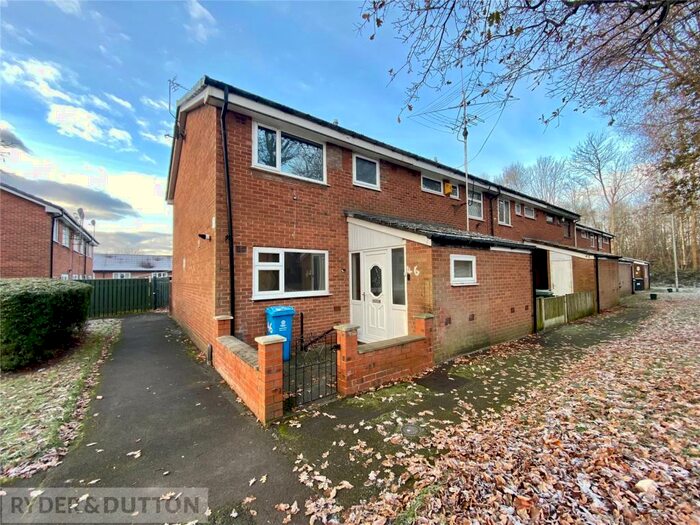 3 Bedroom Town House To Rent In Summercroft, Chadderton, Oldham, Greater Manchester, OL9