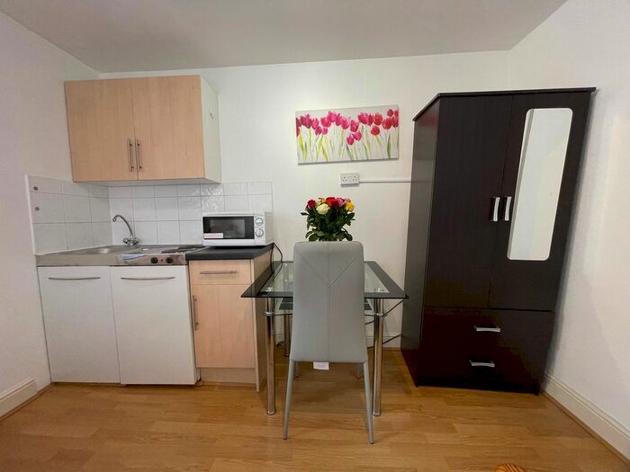 Studio To Rent In Cromwell Road, London, SW7