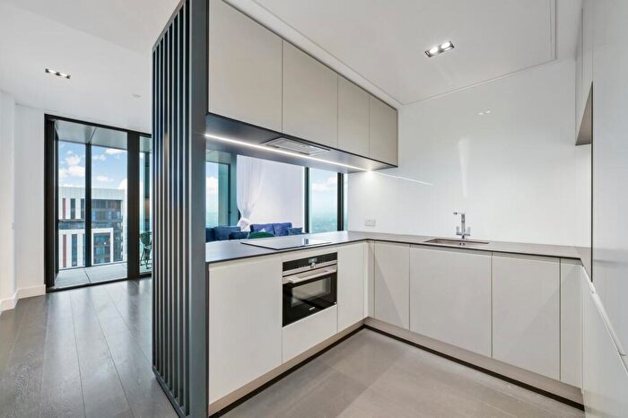 2 Bedroom Flat To Rent In Amory Tower, Marsh Wall, E14